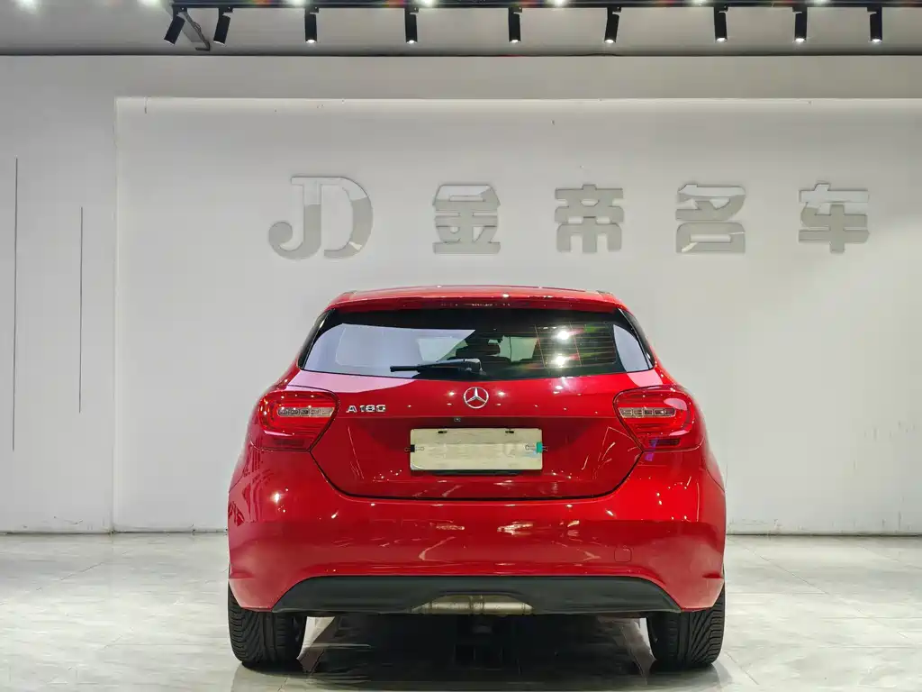 Mercedes-Benz A-Class 2015 — фото 8