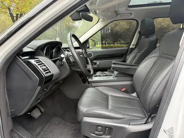 Land Rover Discovery 2019