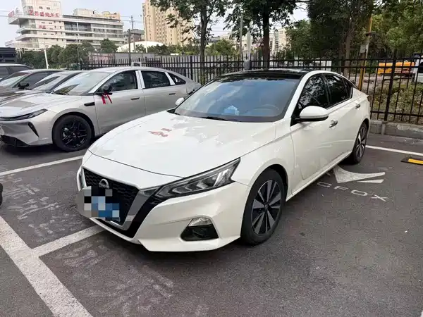 Nissan Teana 2022