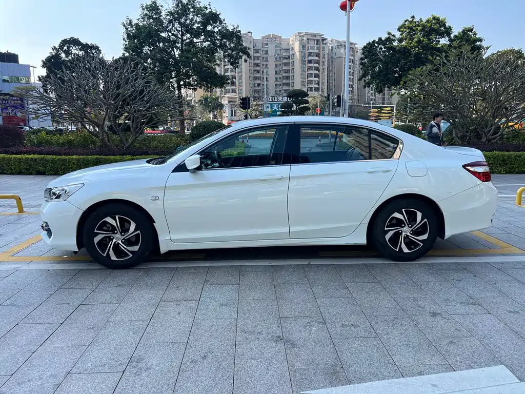 Honda Accord 2017 — фото 4
