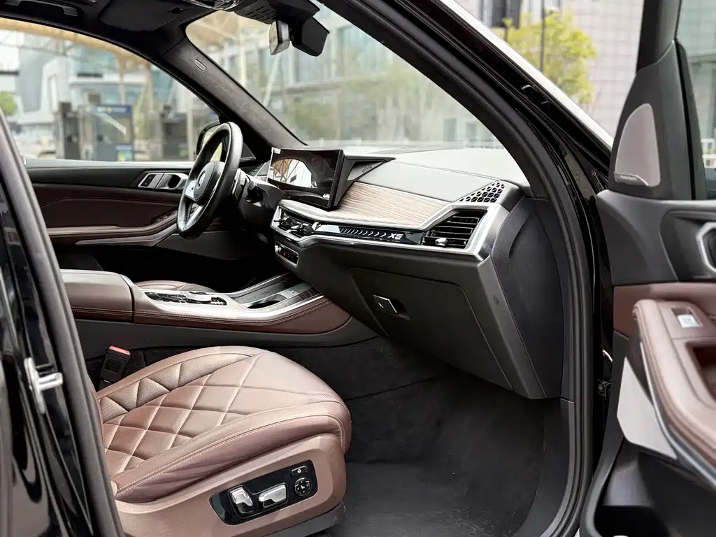 BMW X5 2025 — фото 13