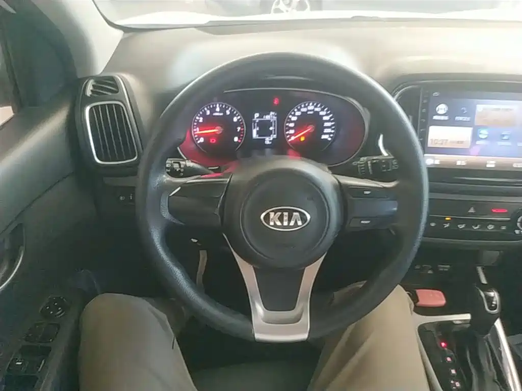Kia KX3 2017 — фото 11