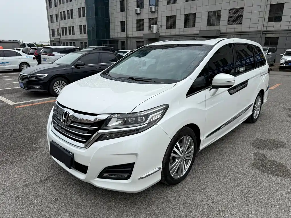 Honda Elysion 2019 — фото 1