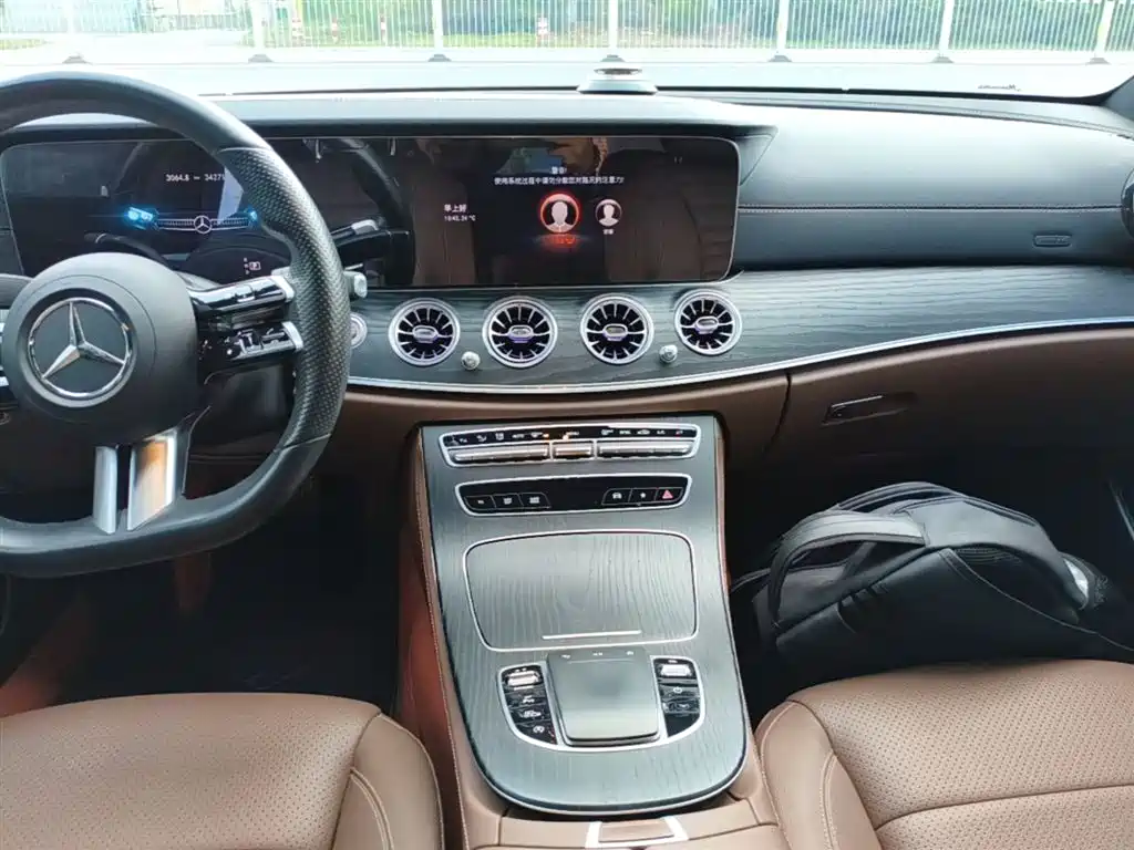 Mercedes-Benz E-Class 2022 — фото 13