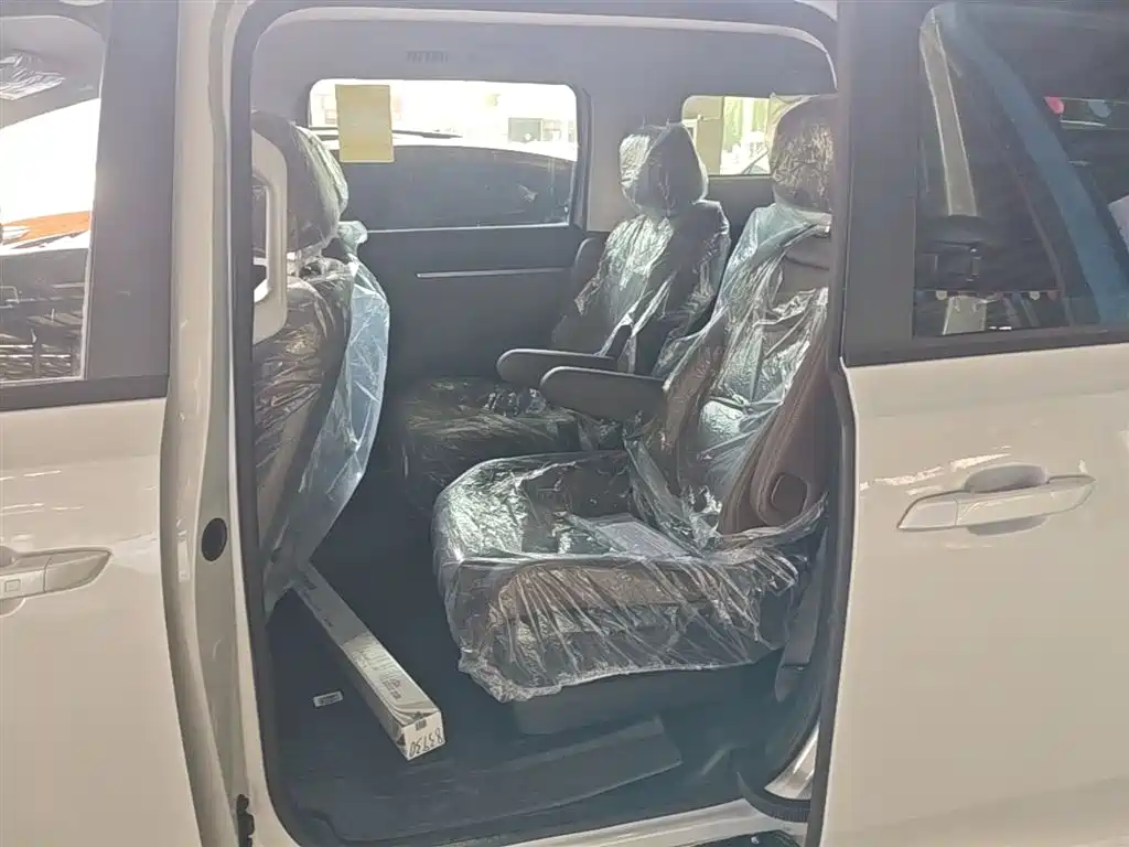 Wuling Starlight 730 EV 2026 — фото 17