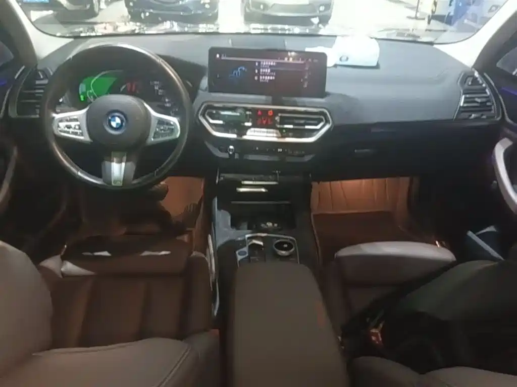 BMW iX3 2024 — фото 10