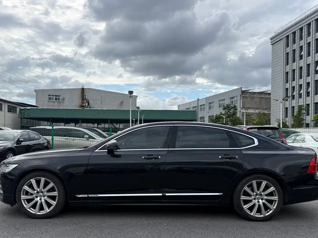 Volvo S90 2019 — фото 17