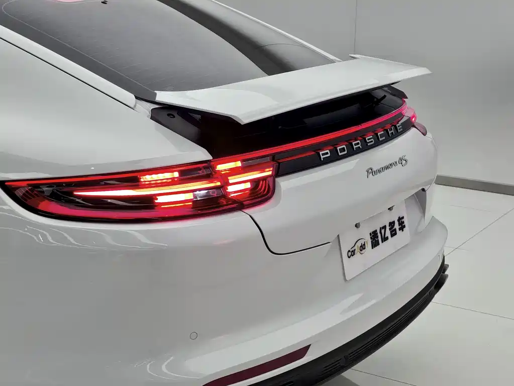Porsche Panamera 2018 — фото 9