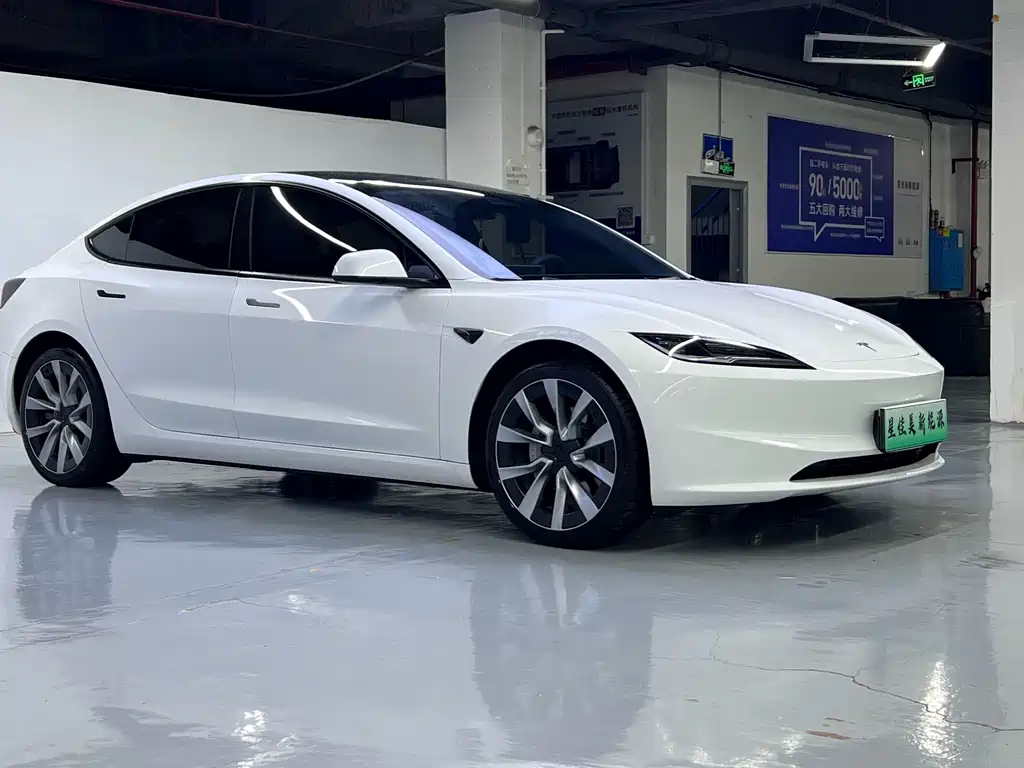Tesla Model 3 2025 — фото 3