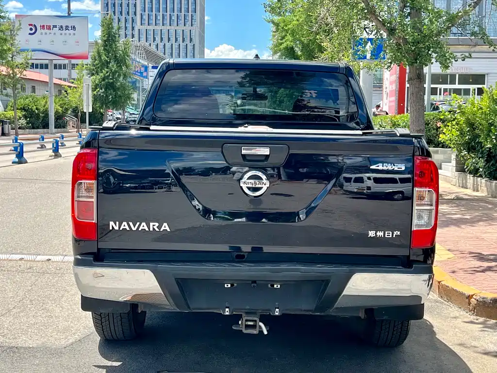 Nissan Navara 2019 — фото 11