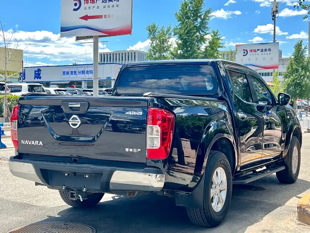 Nissan Navara 2019 — фото 12