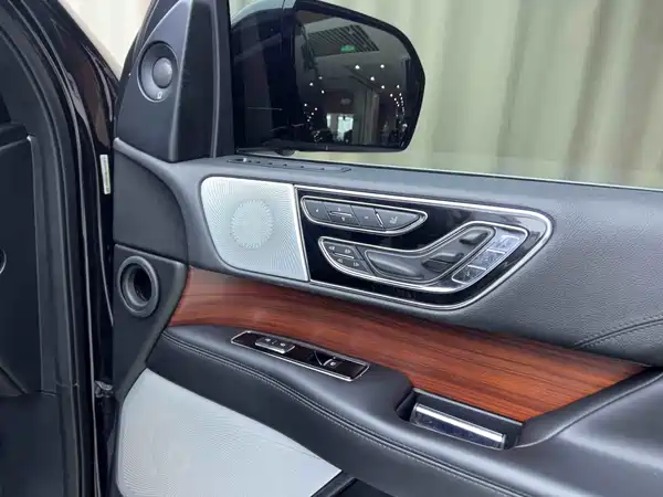 Lincoln Navigator 2022