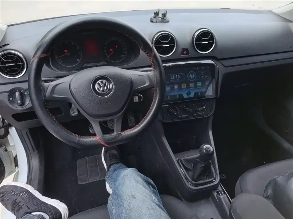 Volkswagen Jetta 2018 — фото 10
