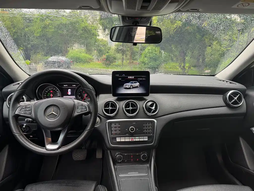 Mercedes-Benz GLA 2018 — фото 9