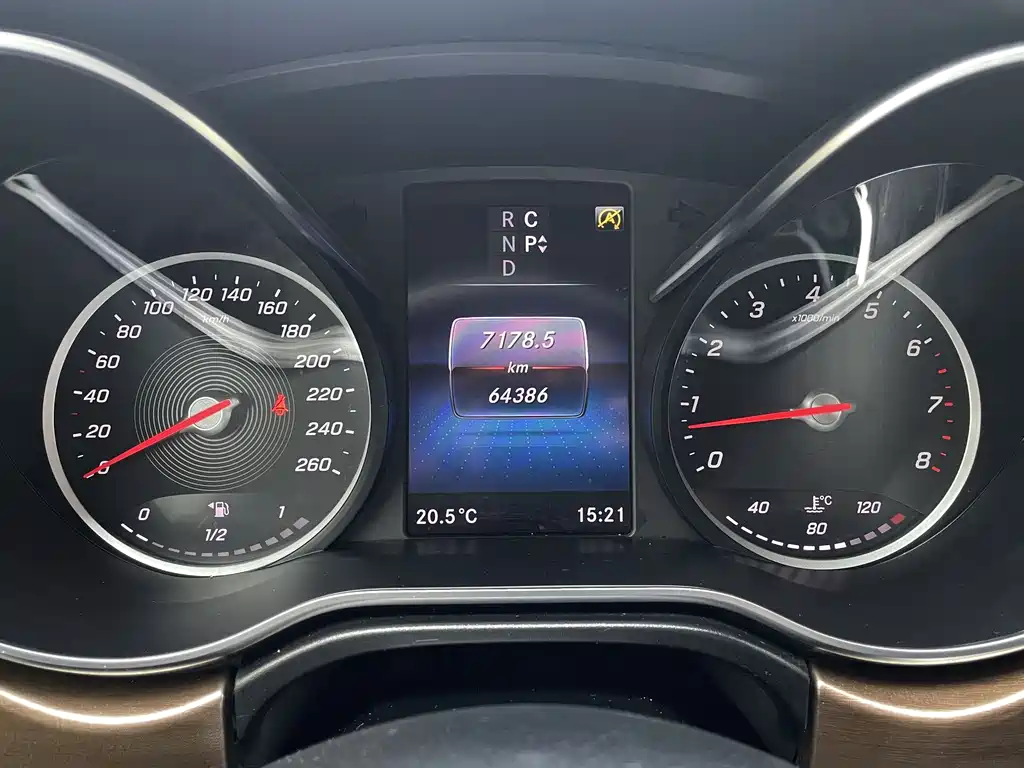 Mercedes-Benz V-Class 2023 — фото 3