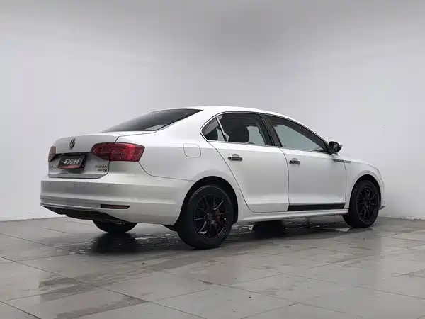 Volkswagen Sagitar 2019
