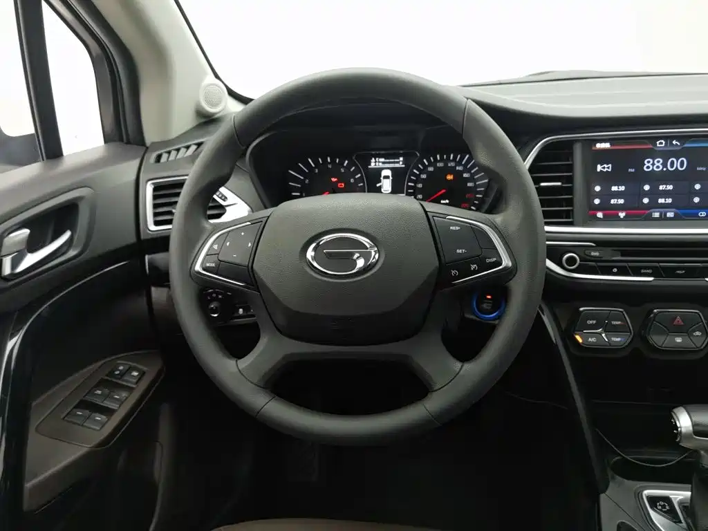 GAC Trumpchi GS4 2016 — фото 11