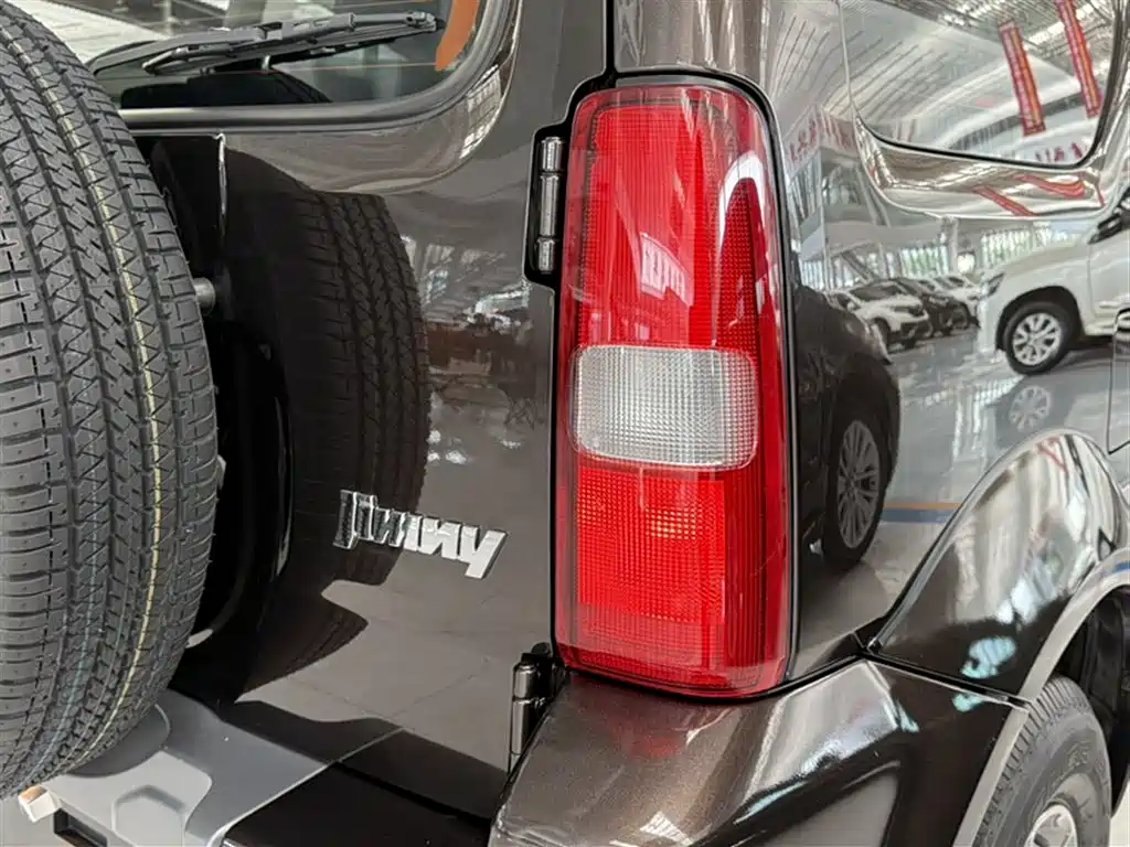 Suzuki Jimny 2018 — фото 10