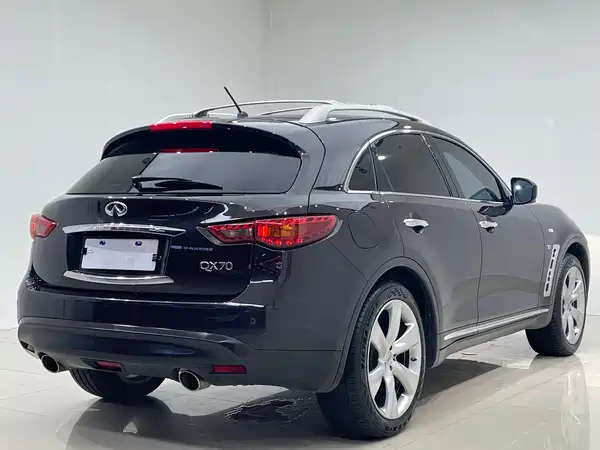 Infiniti QX70 2014