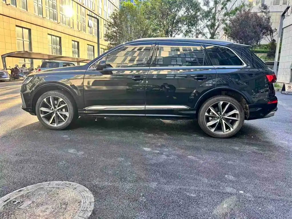 Audi Q7 2024 — фото 5