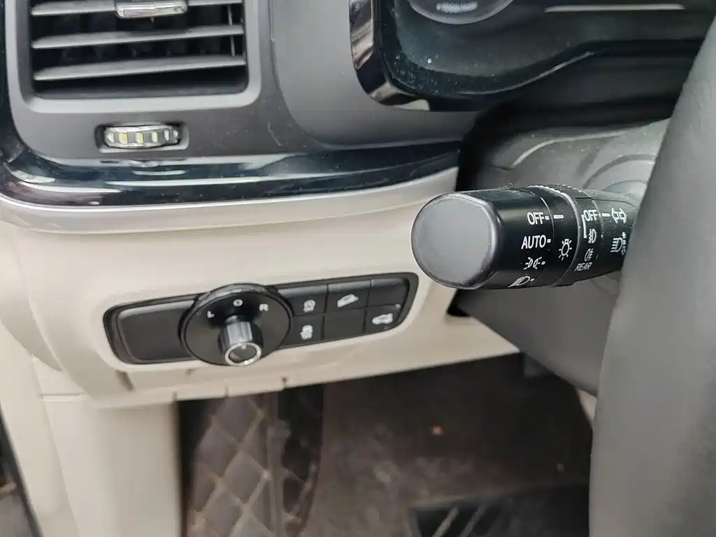 GAC Motor Trumpchi M8 2019 — фото 15