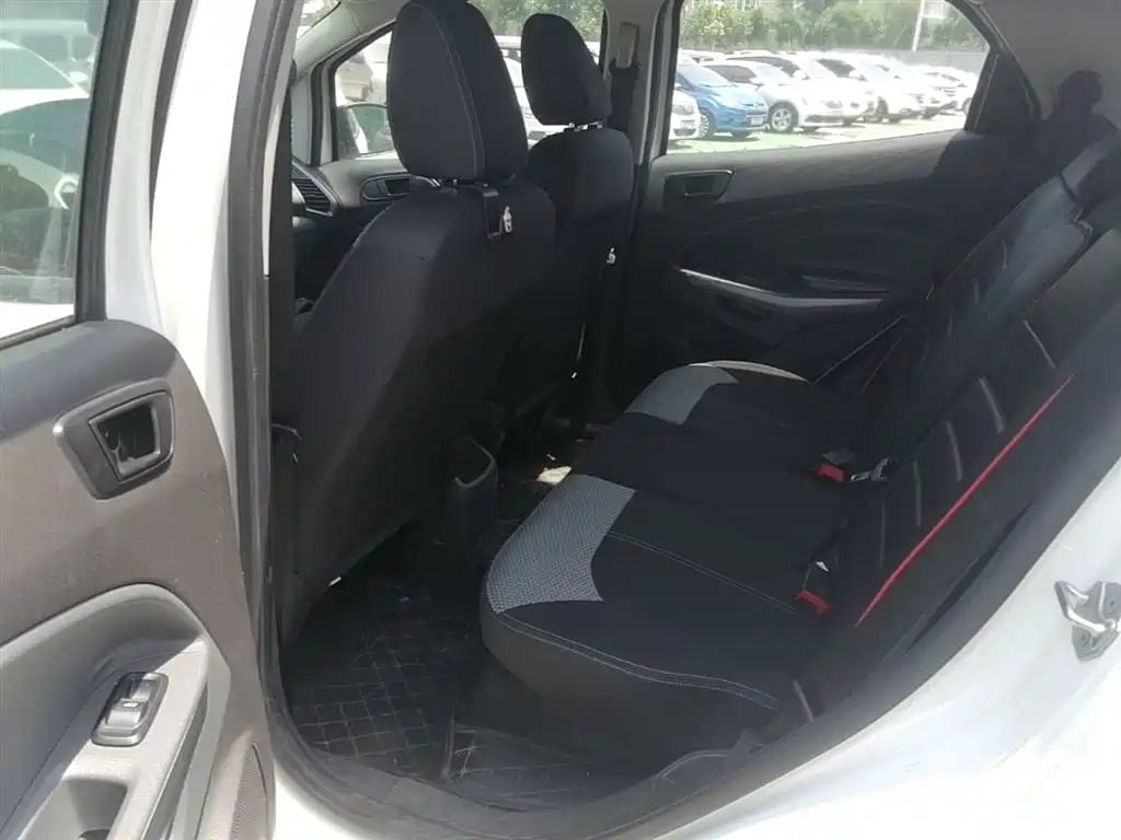 Ford Ecosport 2017 — фото 17