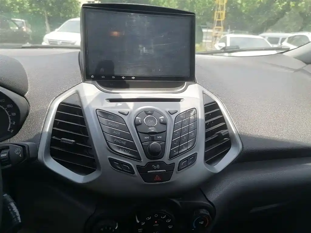 Ford Ecosport 2017 — фото 13