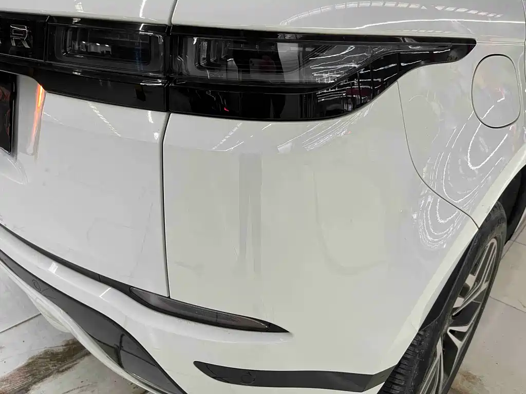 Land Rover Evoque 2021 — фото 17
