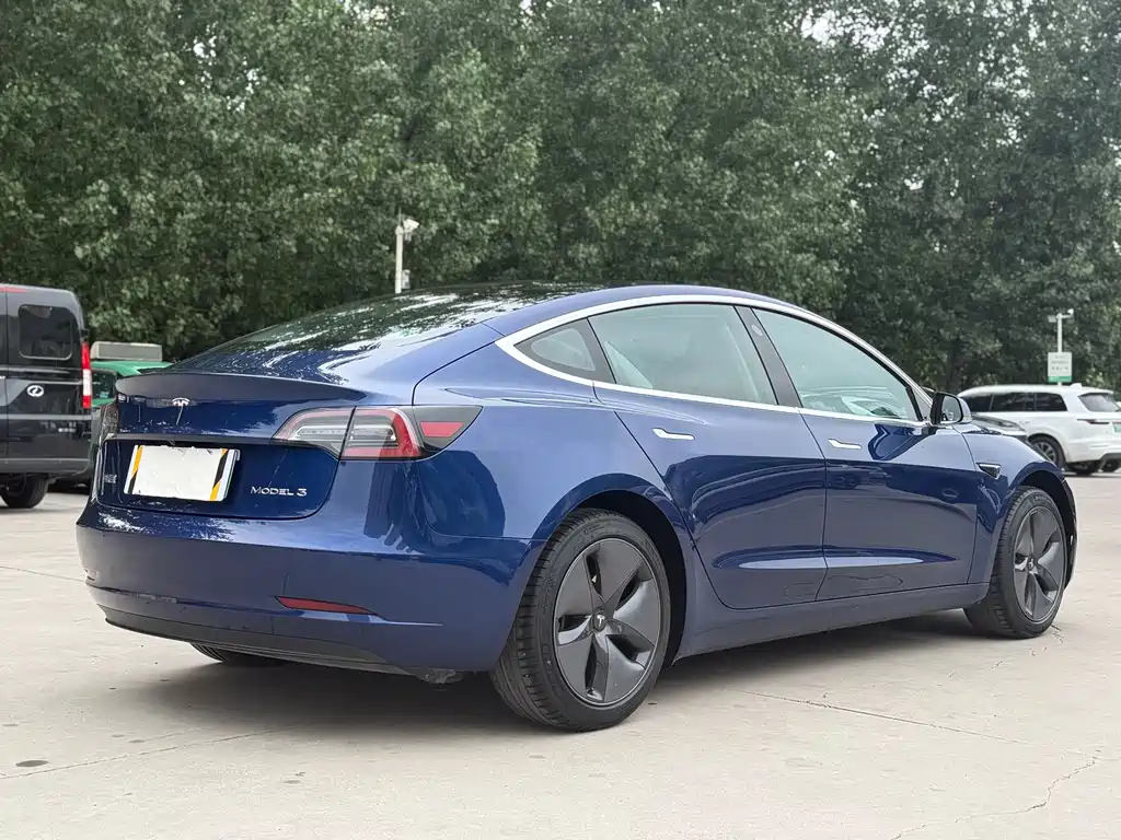 Tesla Model 3 2020 — фото 13