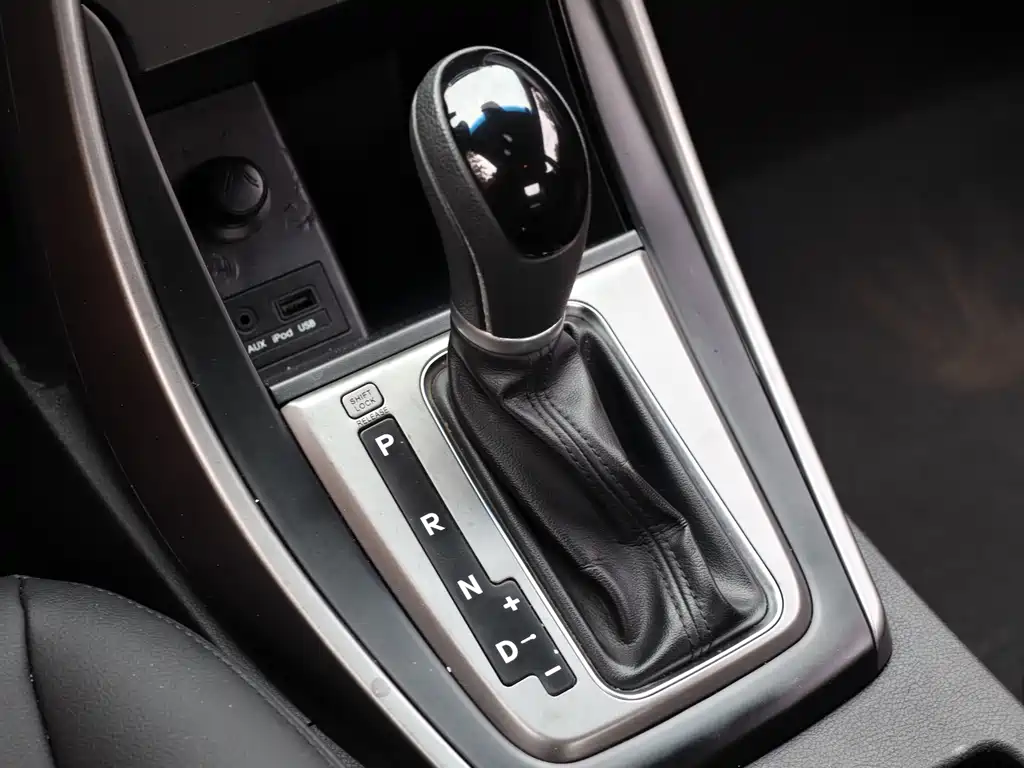 Hyundai Elantra 2016 — фото 11