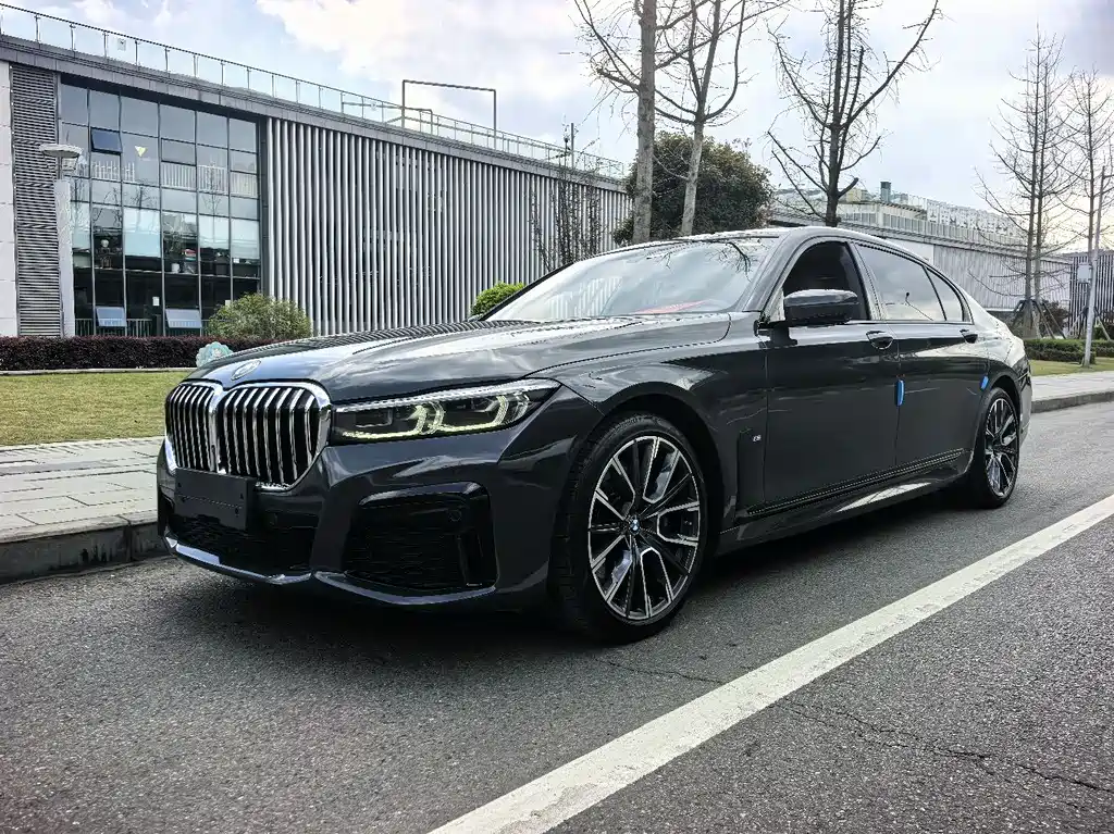 BMW 7 Series 2020 — фото 1