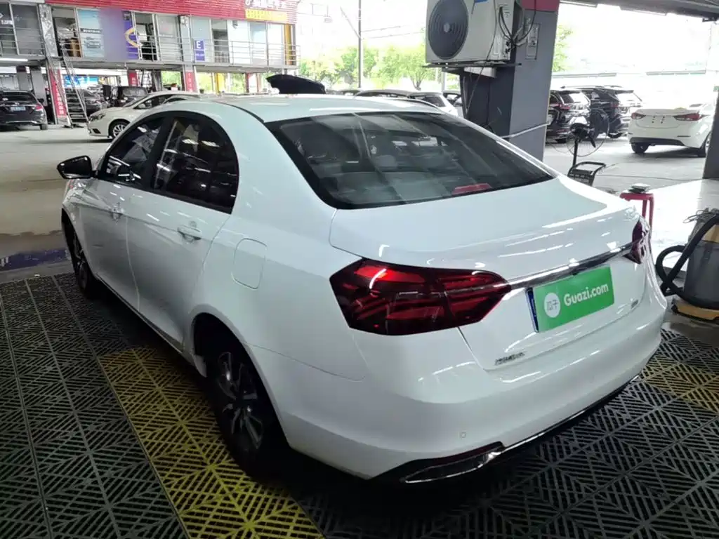 Geely Emgrand 2020