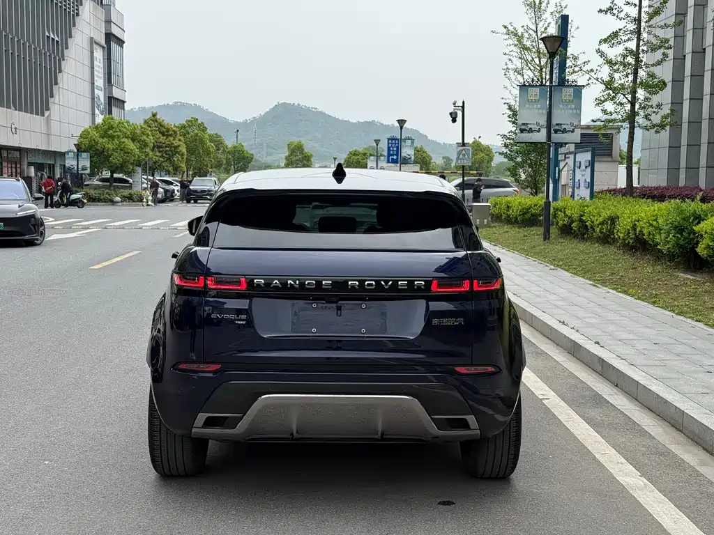 Land Rover Evoque 2022 — фото 6