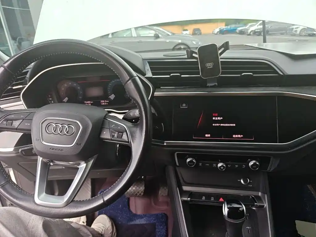 Audi Q3 2021 — фото 10