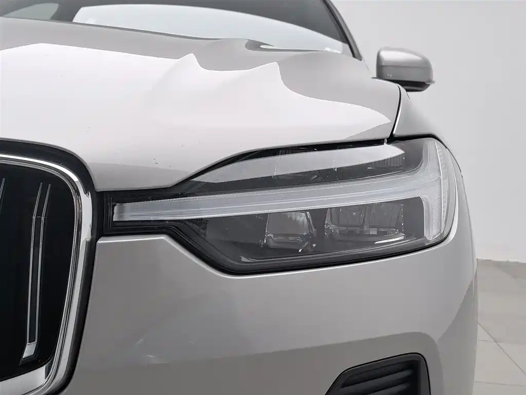 Volvo XC60 2023 — фото 7