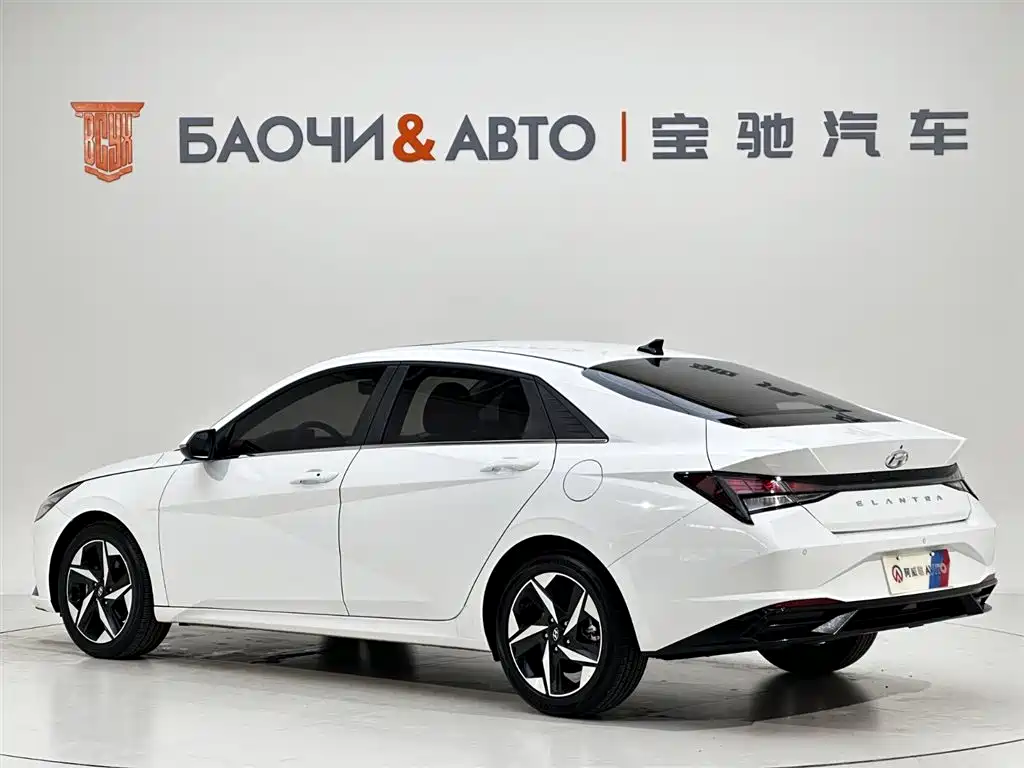 Hyundai Elantra 2023 — фото 9