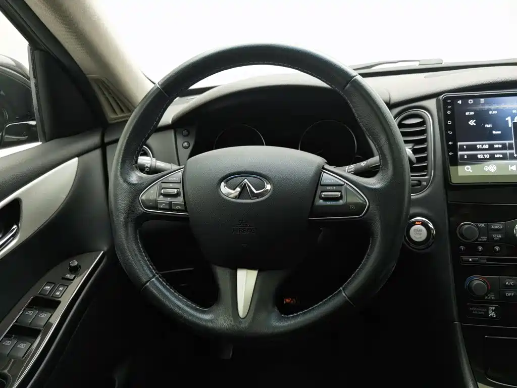Infiniti QX50 2017 — фото 11