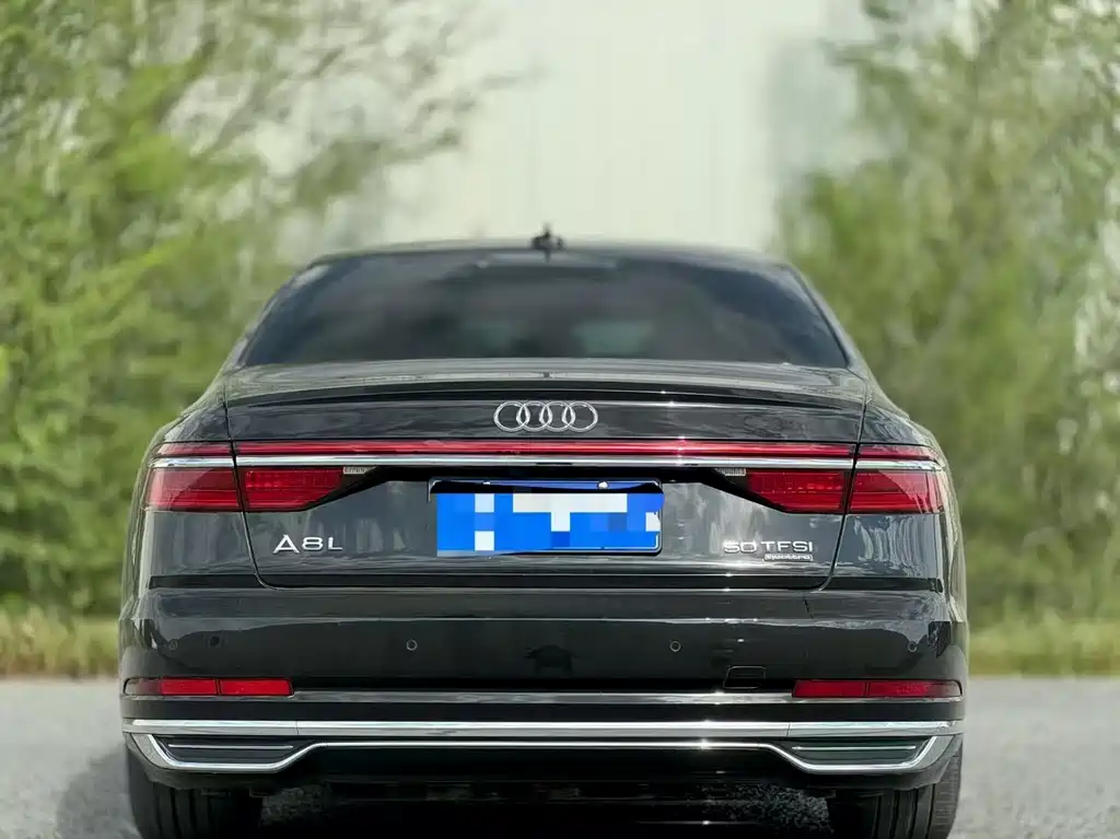 Audi A8 2022 — фото 8