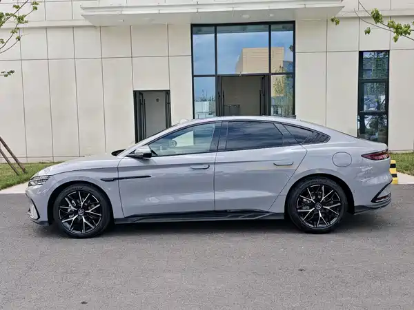 BYD Han 2025