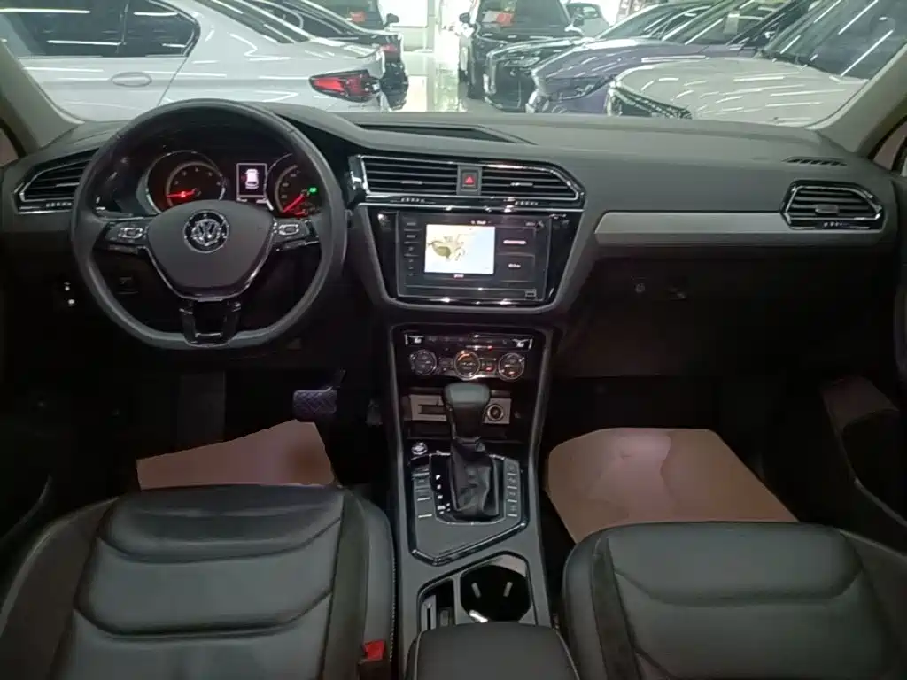 Volkswagen Tiguan L 2020 — фото 10