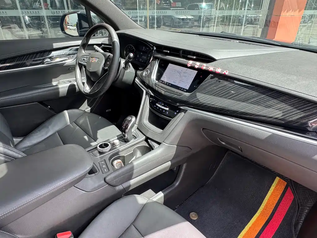 Cadillac XT6 2022 — фото 18