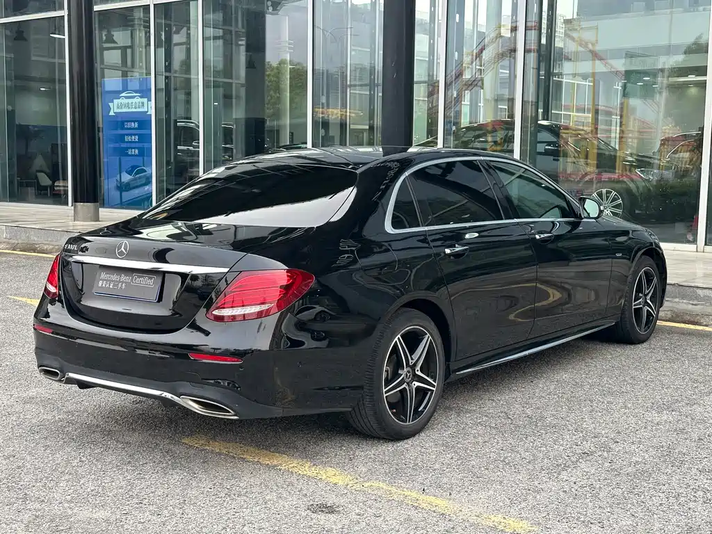 Mercedes-Benz E-Class 2020 — фото 9
