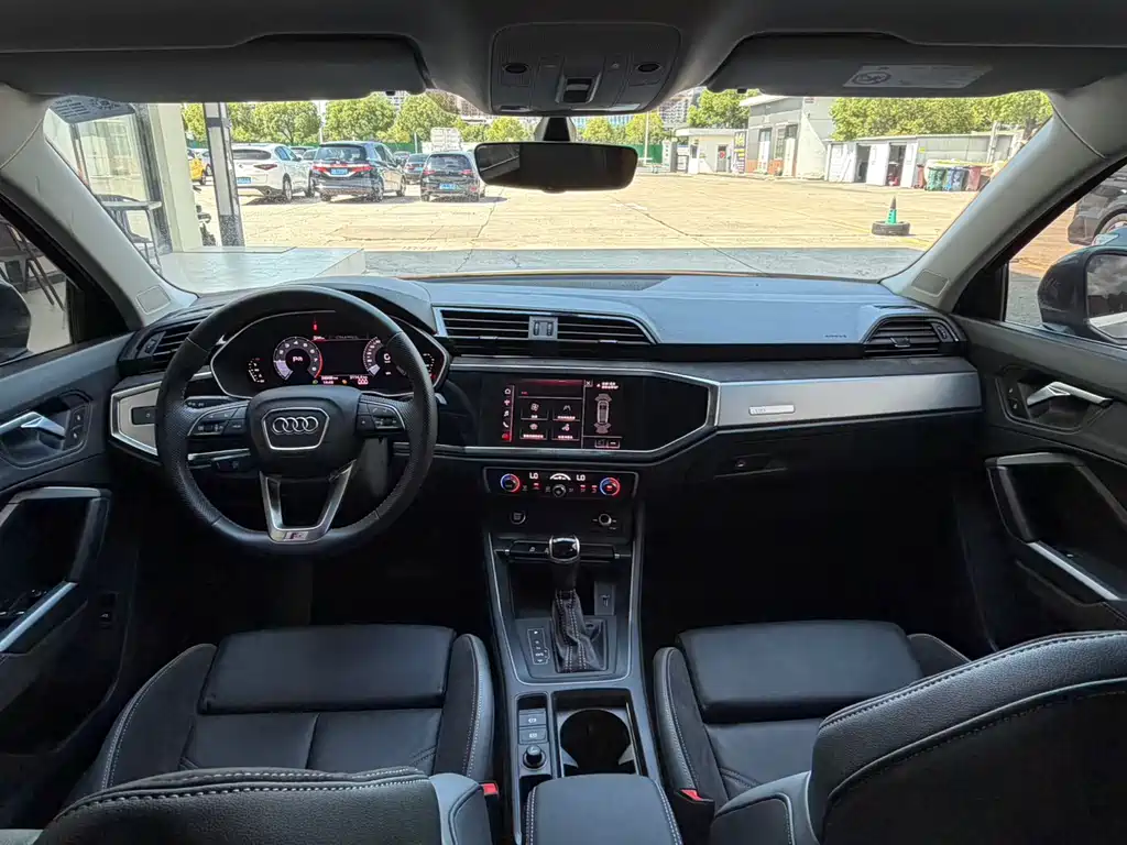 Audi Q3 Sportback 2021 — фото 15