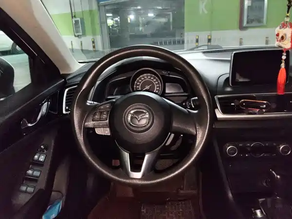 Mazda 3 Axela 2014
