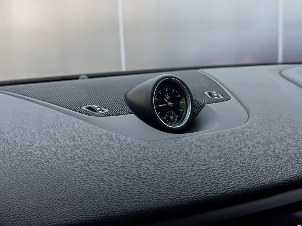 Maserati Levante 2018 — фото 15
