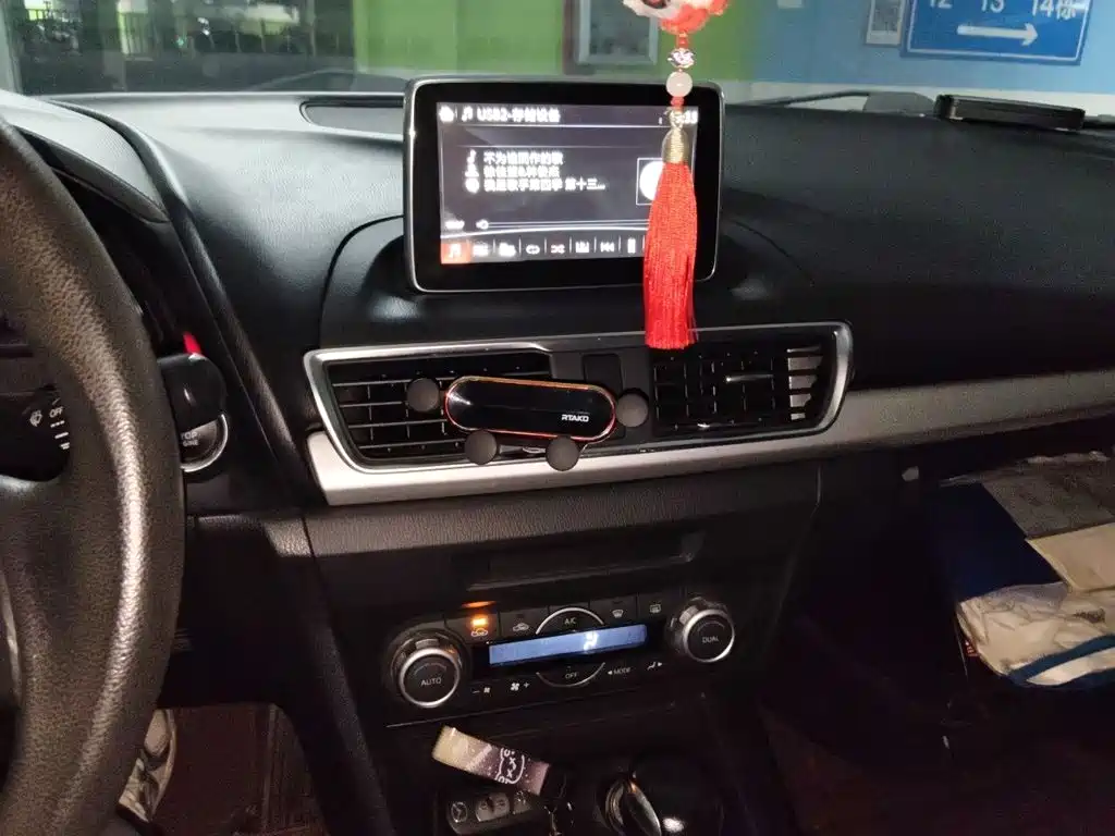 Mazda 3 Angkesela 2014