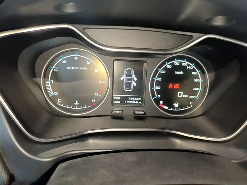 Geely Vision X6 2018 — фото 12