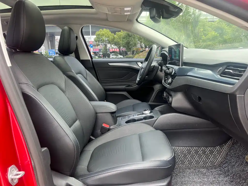 Ford Focus Active 2019 — фото 14