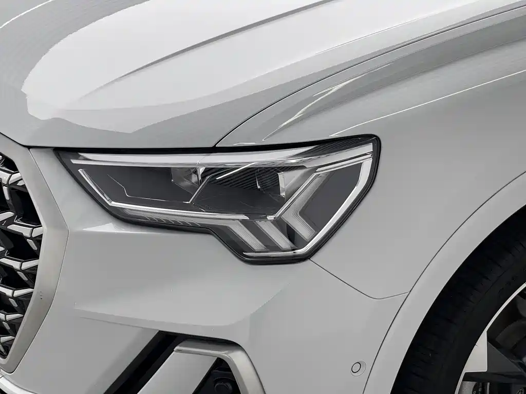 Audi Q3 2024 — фото 17