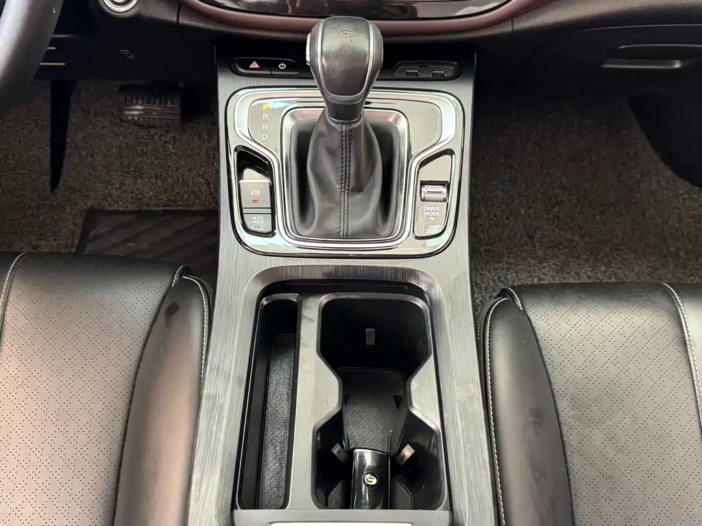 GAC Motor Trumpchi M6 2022 — фото 13